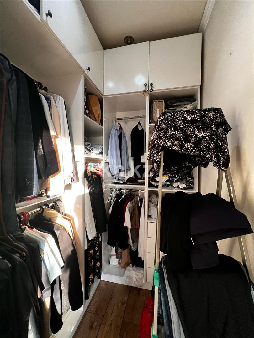 Продажа 7-комнатного дома, 320 м², ул. Кабжанова - Продажа домов, коттеджей в Караганде фото 12 из 36