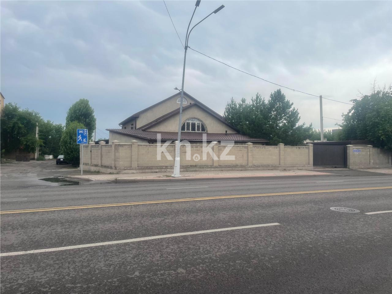 Продажа 10-комнатного дома, 340 м², ул. Гоголя - Продажа жилой и коммерческой недвижимости в Караганде фото 1 из 32