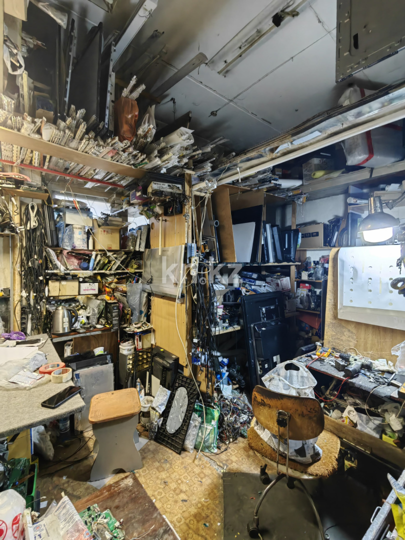 Продажа , 60 м², пр. Бухар-жырау, дом  96 - Продажа офисных и торговых помещений в Караганде фото 14 из 21