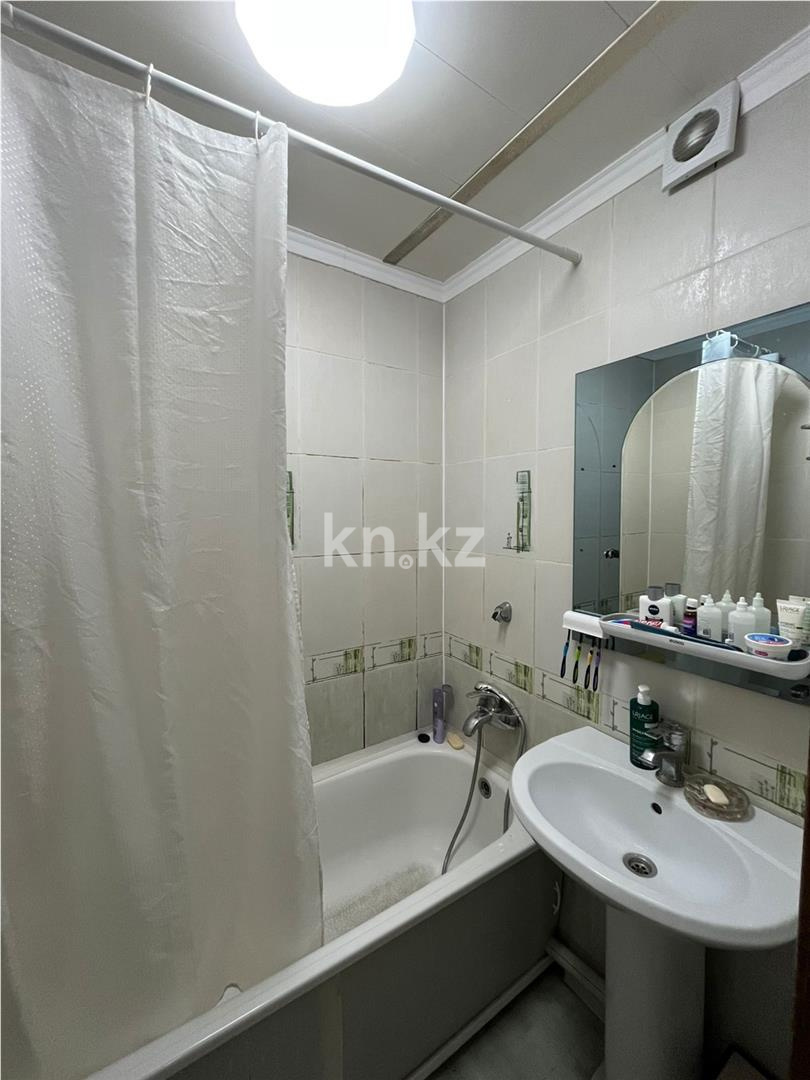 Продажа 3-комнатной квартиры, 57 м², мкр-н 12, дом  11а в Караганде - фото 15