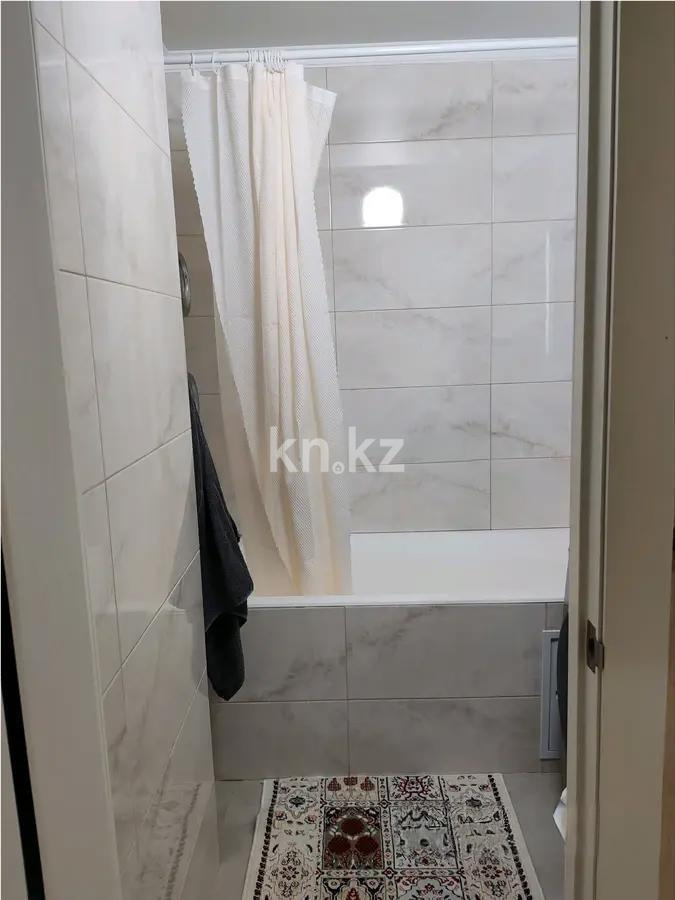 Продажа 4-комнатной квартиры, 82 м², мкр-н Аксай-3, дом  33 в Алматы - фото 6