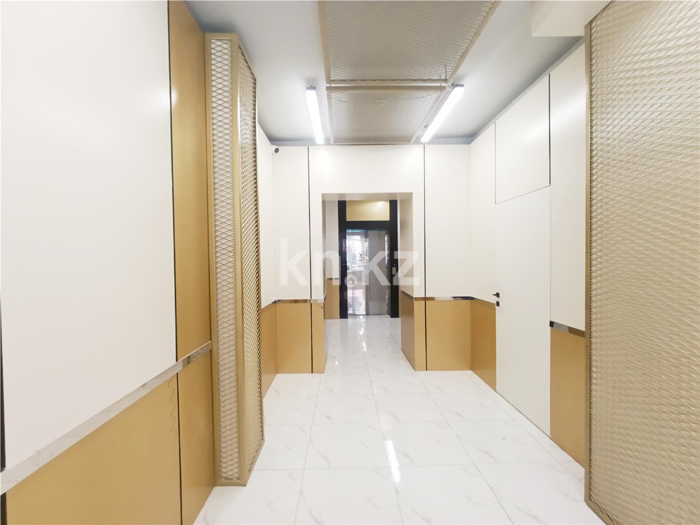 Продажа 3-комнатной квартиры, 87 м², пр. Республики, дом  23/2 в Караганде - фото 16