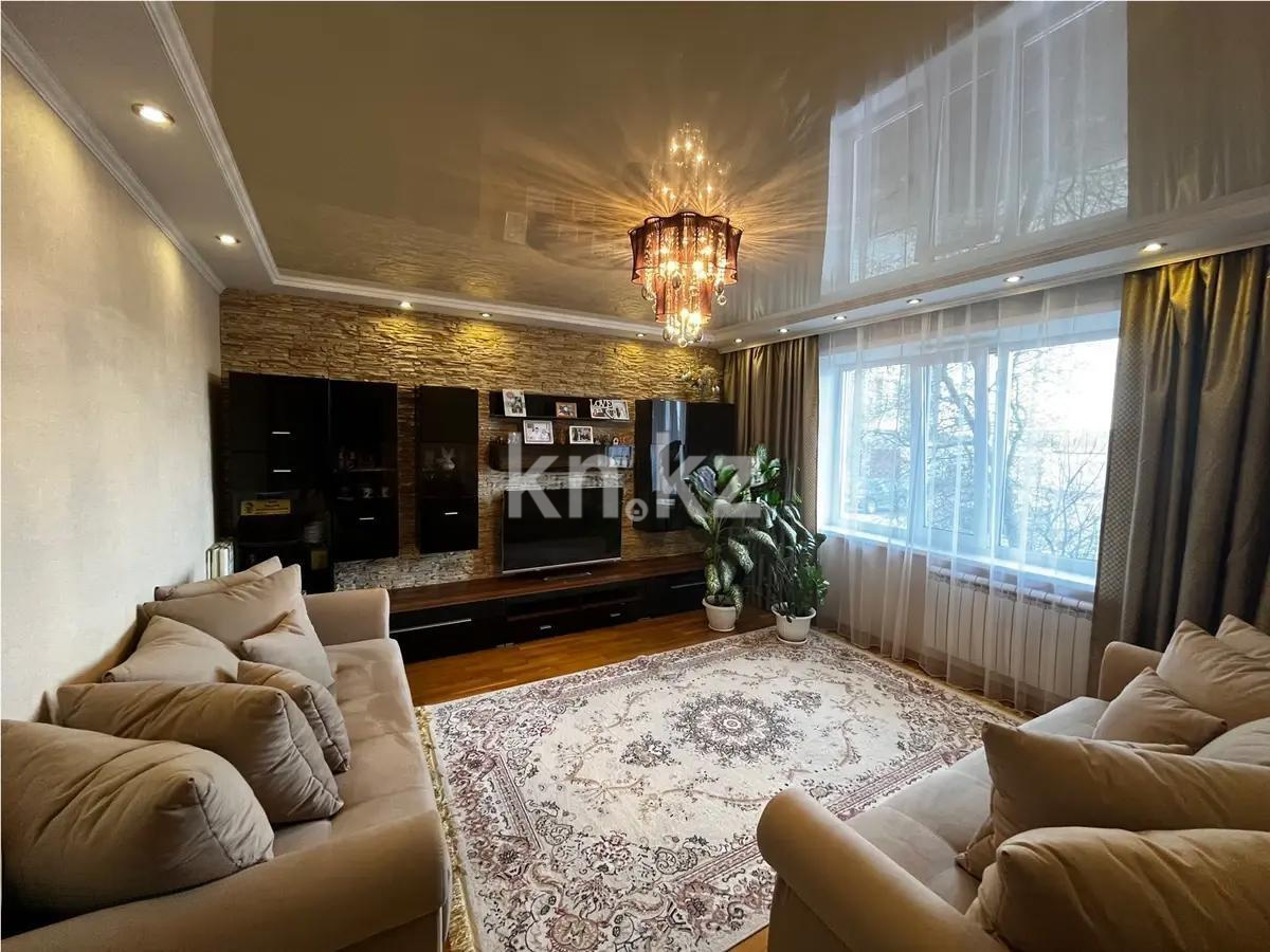 Продажа 3-комнатной квартиры, 61 м², мкр-н Голубые Пруды, дом  14 - Продажа  трехкомнатных квартир в Караганде без посредников с фото фото 1 из 7