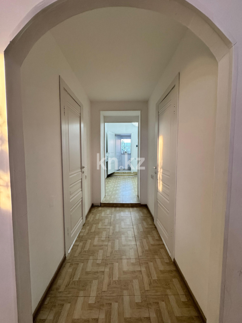 Продажа 6-комнатного дома, 343 м², ул. Карибжанова - Продажа домов, коттеджей в Караганде фото 32 из 36