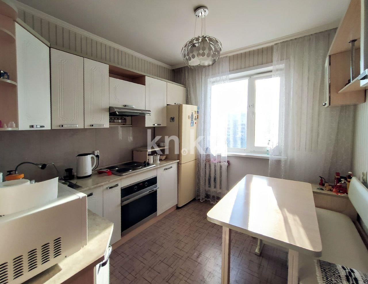 Продажа 3-комнатной квартиры, 64 м², мкр-н Гульдер-1 - Продажа квартир в Караганде фото 9 из 17