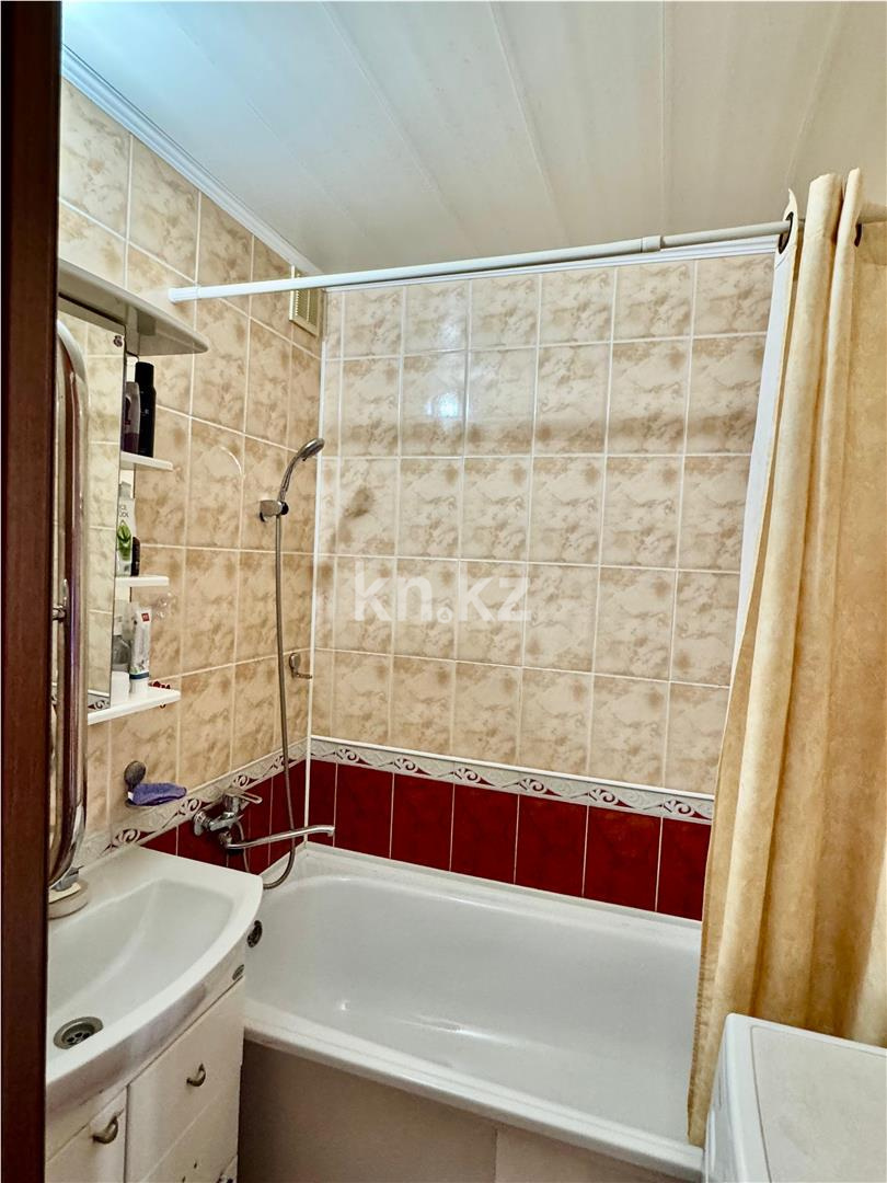 Продажа 3-комнатной квартиры, 63 м², мкр-н Голубые Пруды - Продажа квартир в Караганде фото 6 из 9