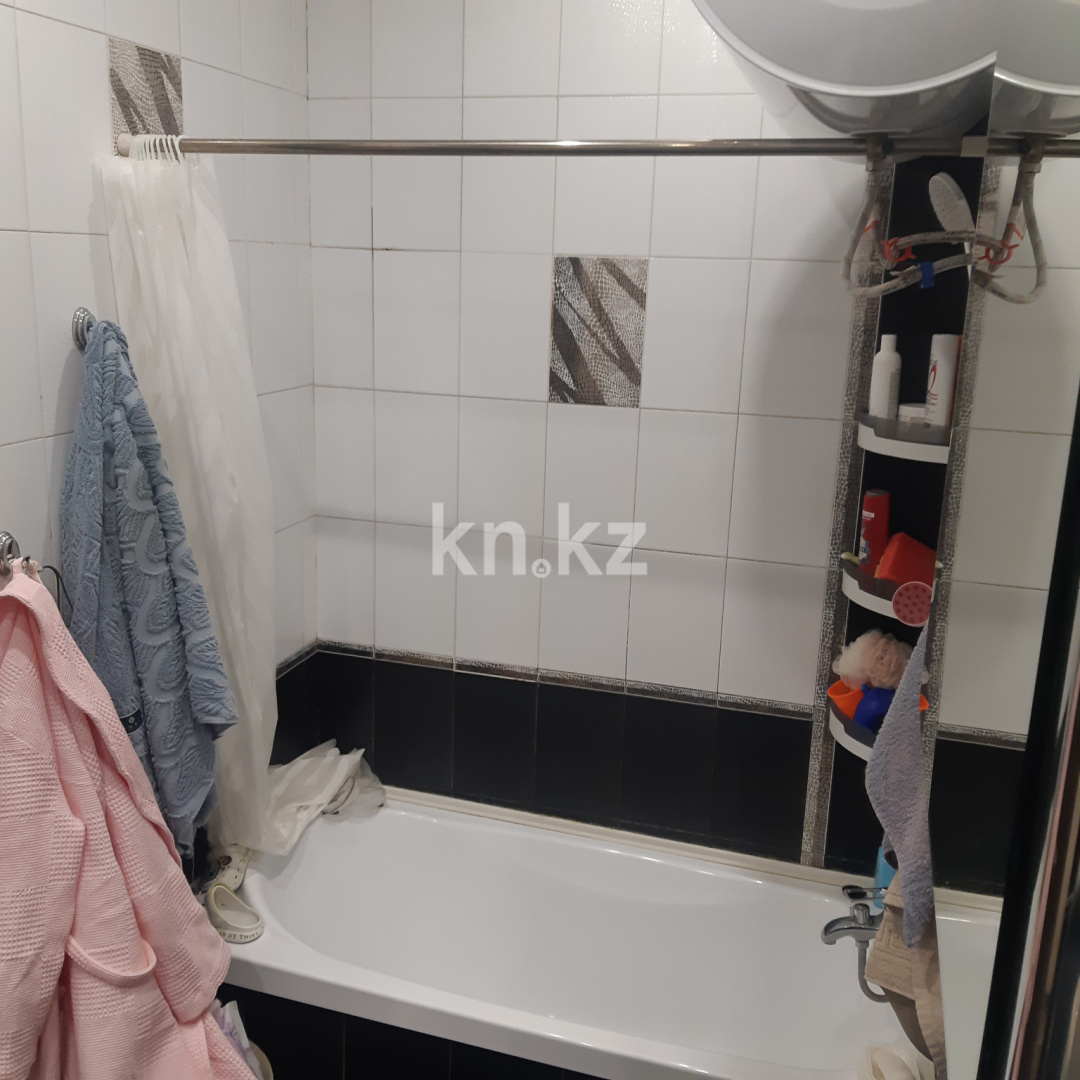 Продажа 2-комнатной квартиры, 56 м², ул. Сарсекова, дом  55 в Караганде - фото 13