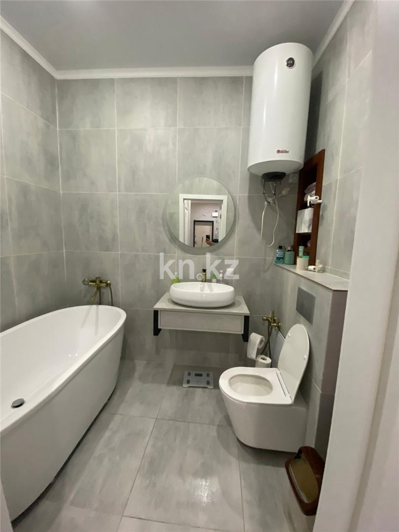 Продажа 3-комнатной квартиры, 110 м², ул. Дюсембекова в Караганде - фото 16