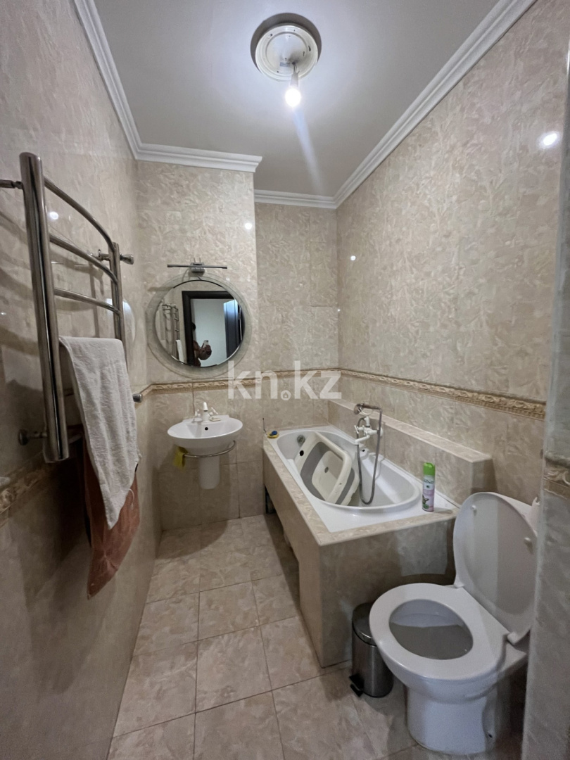 Продажа 3-комнатной квартиры, 122 м², ул. Сатпаева, дом  30а в Алматы - фото 4