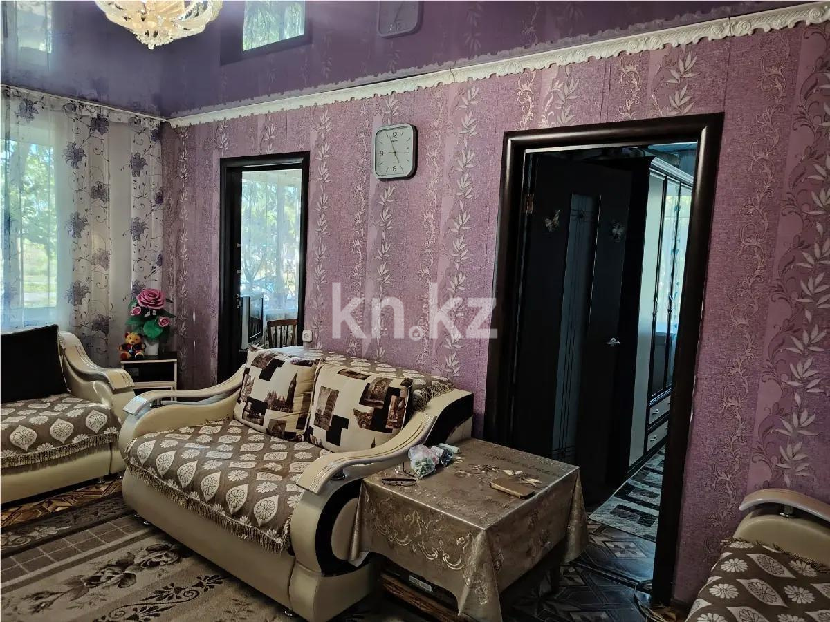 Продажа 3-комнатной квартиры, 50 м², ул. Осевая, дом  6 - Продажа квартир в Караганде с фото фото 1 из 7