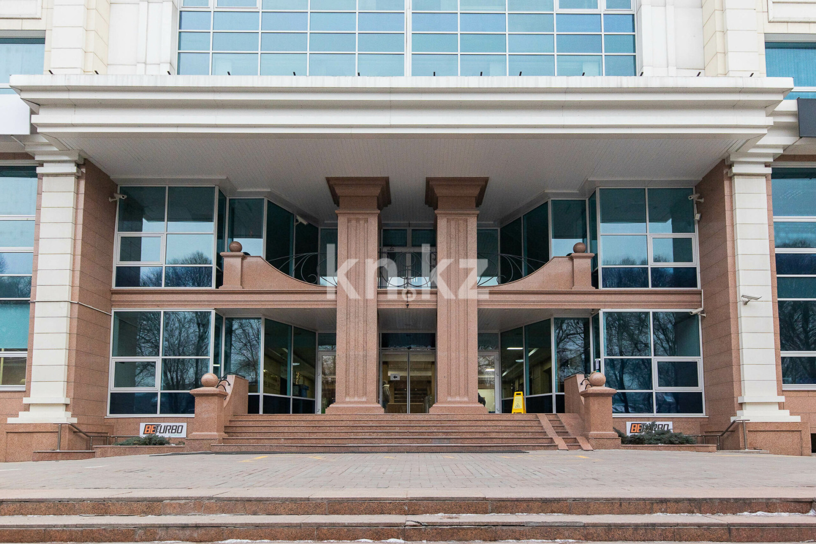 Аренда помещения - Аренда офисных и торговых помещений в Алматы фото 13 из 14