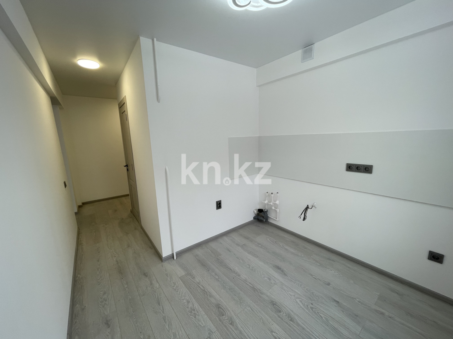 Продажа 1-комнатной квартиры, 30 м² - Продажа квартир в Усть-Каменогорске фото 2 из 8