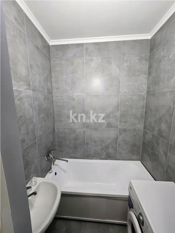 Продажа 2-комнатной квартиры, 65 м², пр. Шахтеров, дом  60 в Караганде - фото 4