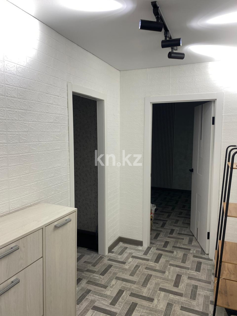 Продажа 2-комнатной квартиры, 40.3 м² - Продажа квартир от собственников в Караганде - страница 10 фото 9 из 13