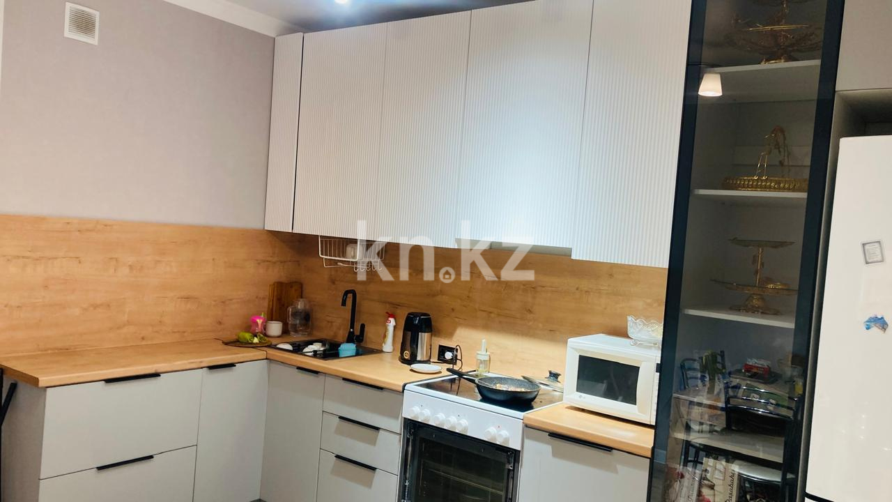 Продажа 3-комнатной квартиры, 84 м², ул. Сатыбалдина - Продажа  трехкомнатных квартир в Караганде фото 11 из 26