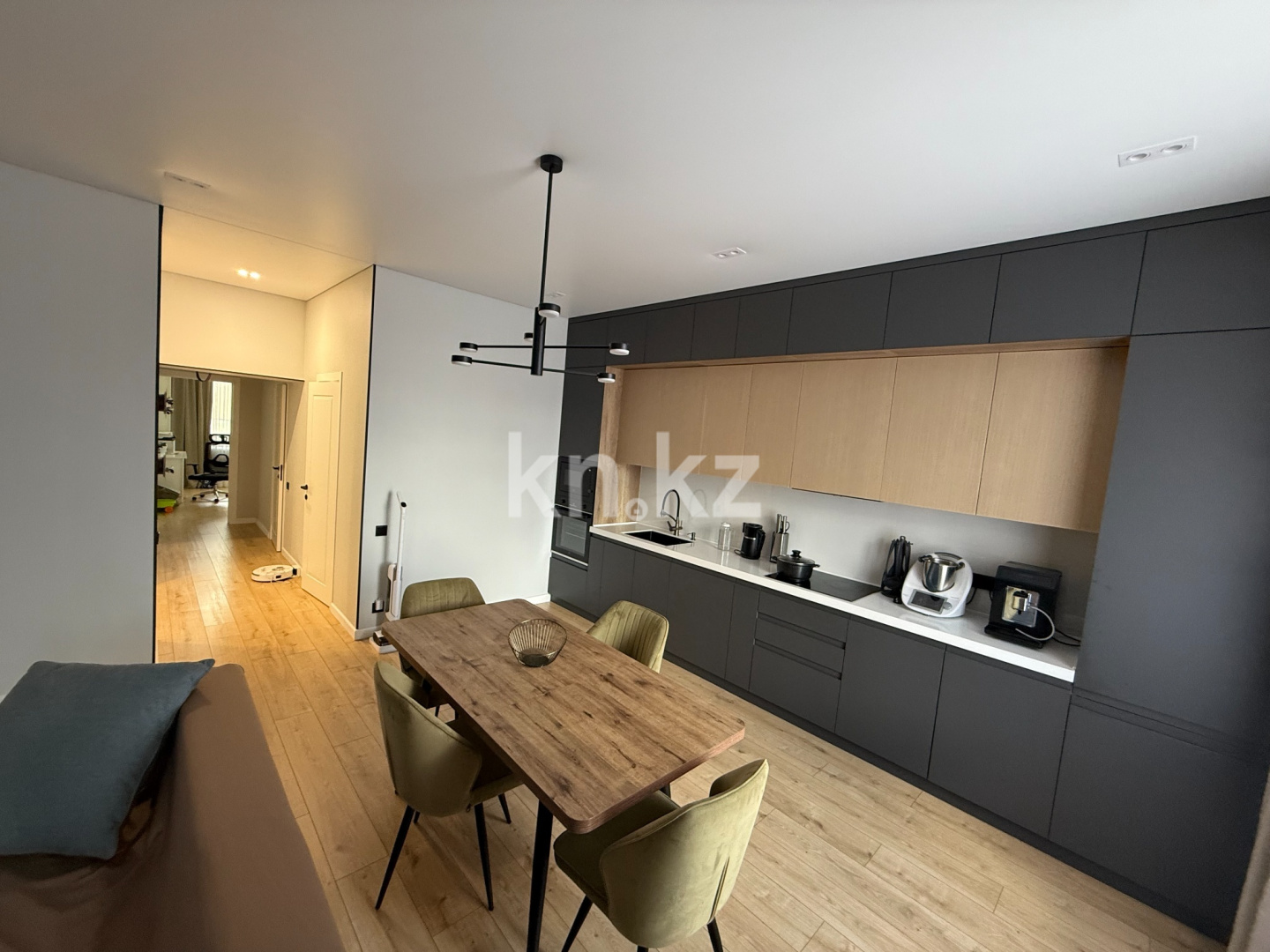 Продажа 3-комнатной квартиры, 94 м² - Продажа домов, коттеджей в Шахтинске фото 1 из 9