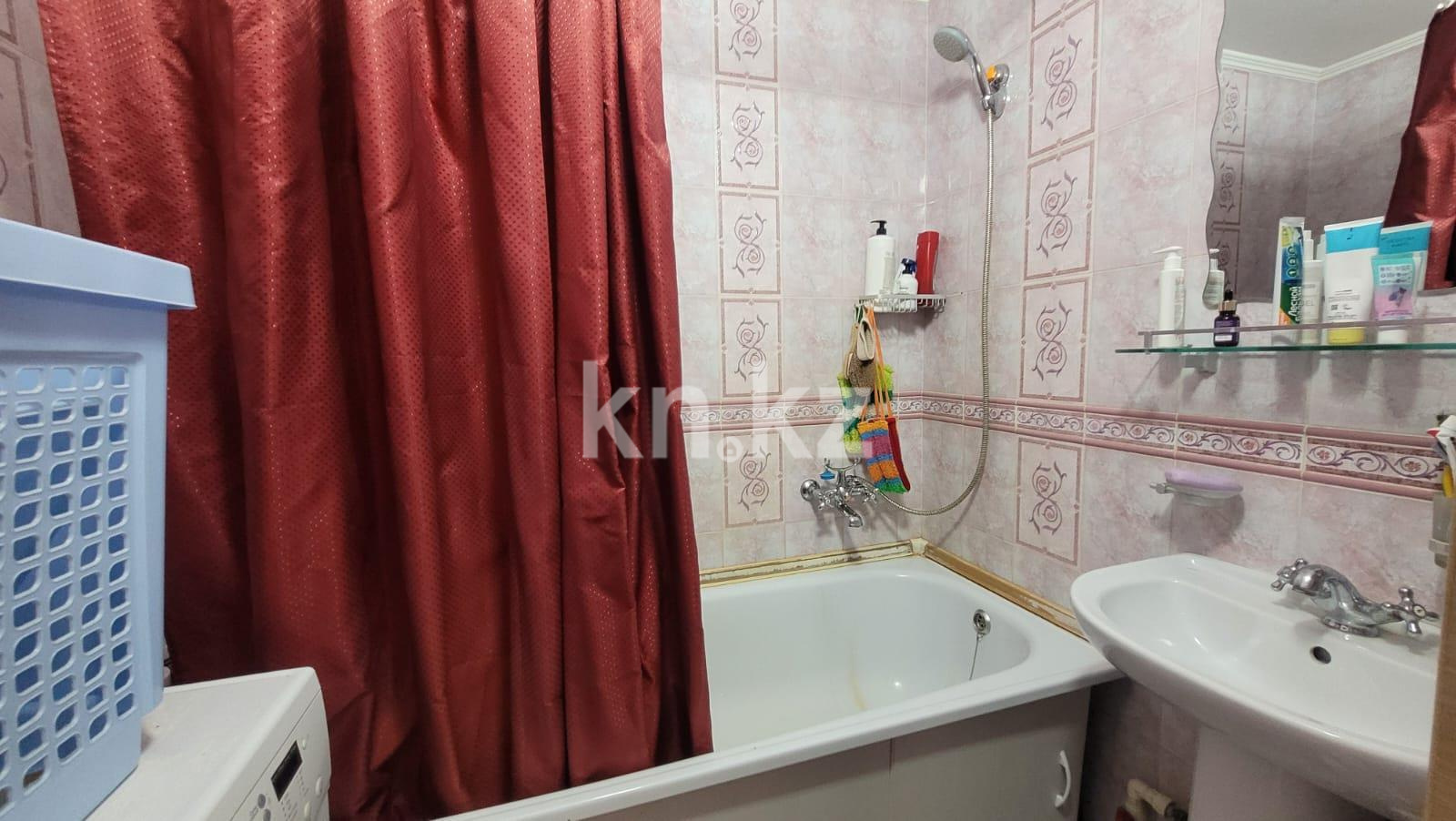 Продажа 3-комнатной квартиры, 64 м², пр. Назарбаева в Караганде - фото 11