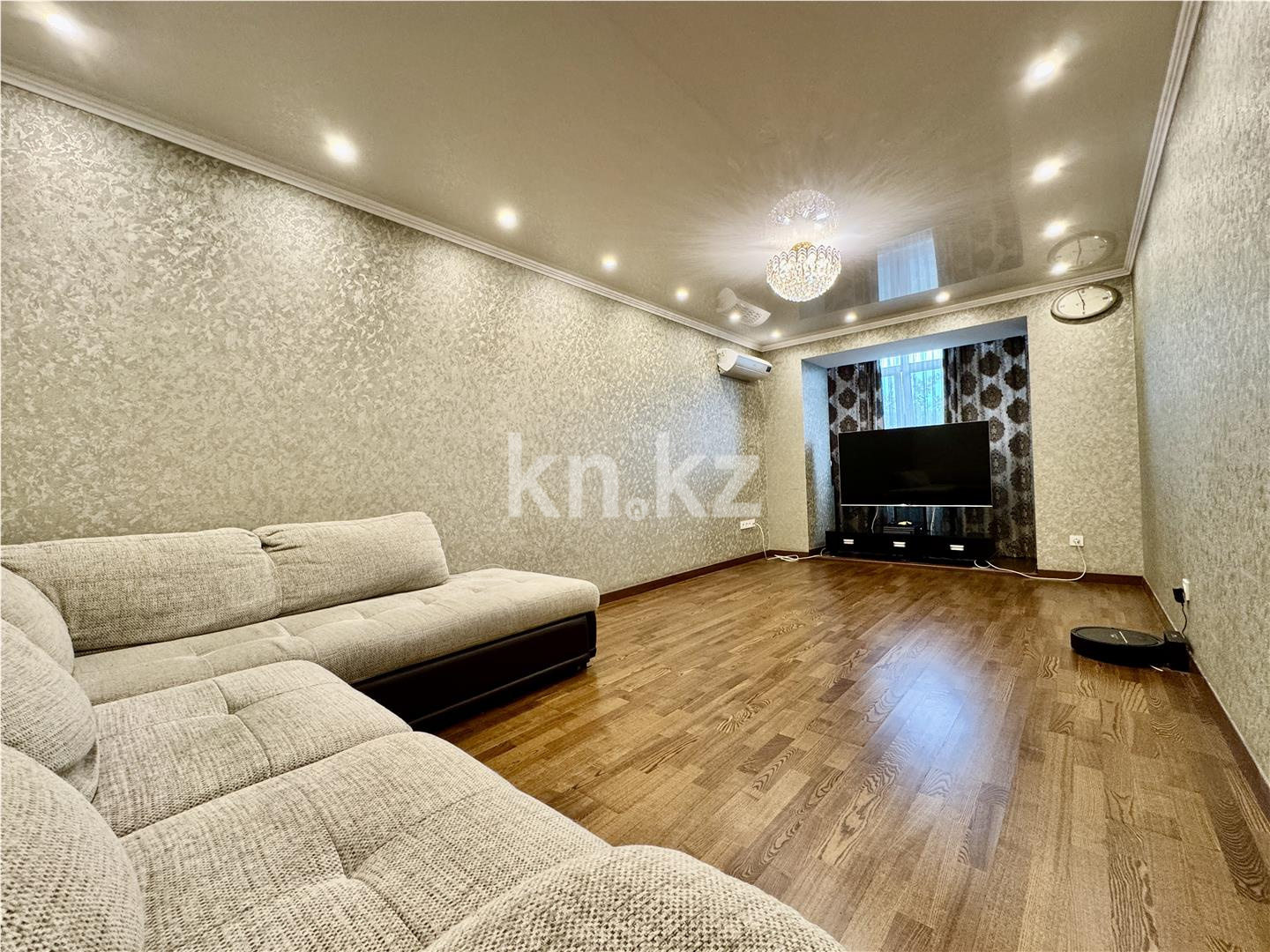 Продажа 4-комнатной квартиры, 93 м², ул. Аманжолова, дом  71 - Продажа  четырехкомнатных квартир в Караганде фото 1 из 35