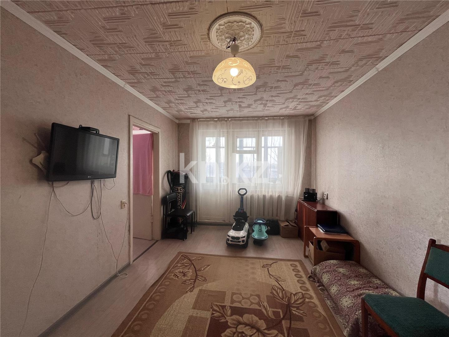 Продажа 4-комнатной квартиры, 61 м², мкр-н 11а, дом  9 - Продажа  четырехкомнатных квартир в Караганде фото 1 из 12