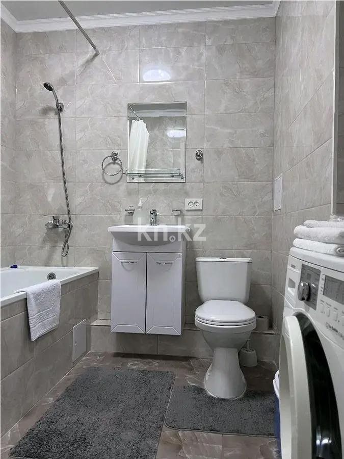 Продажа 2-комнатной квартиры, 56 м², ул. Байтерекова, дом  43 в Алматы - фото 4