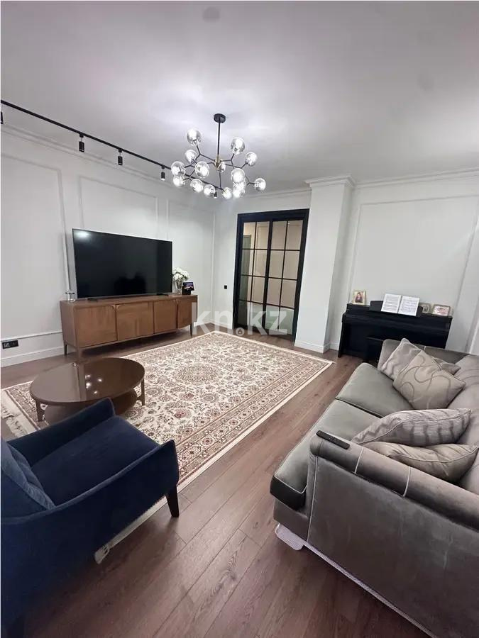 Продажа 4-комнатной квартиры, 135 м², пр. Мангилик Ел, дом  42 в Астане