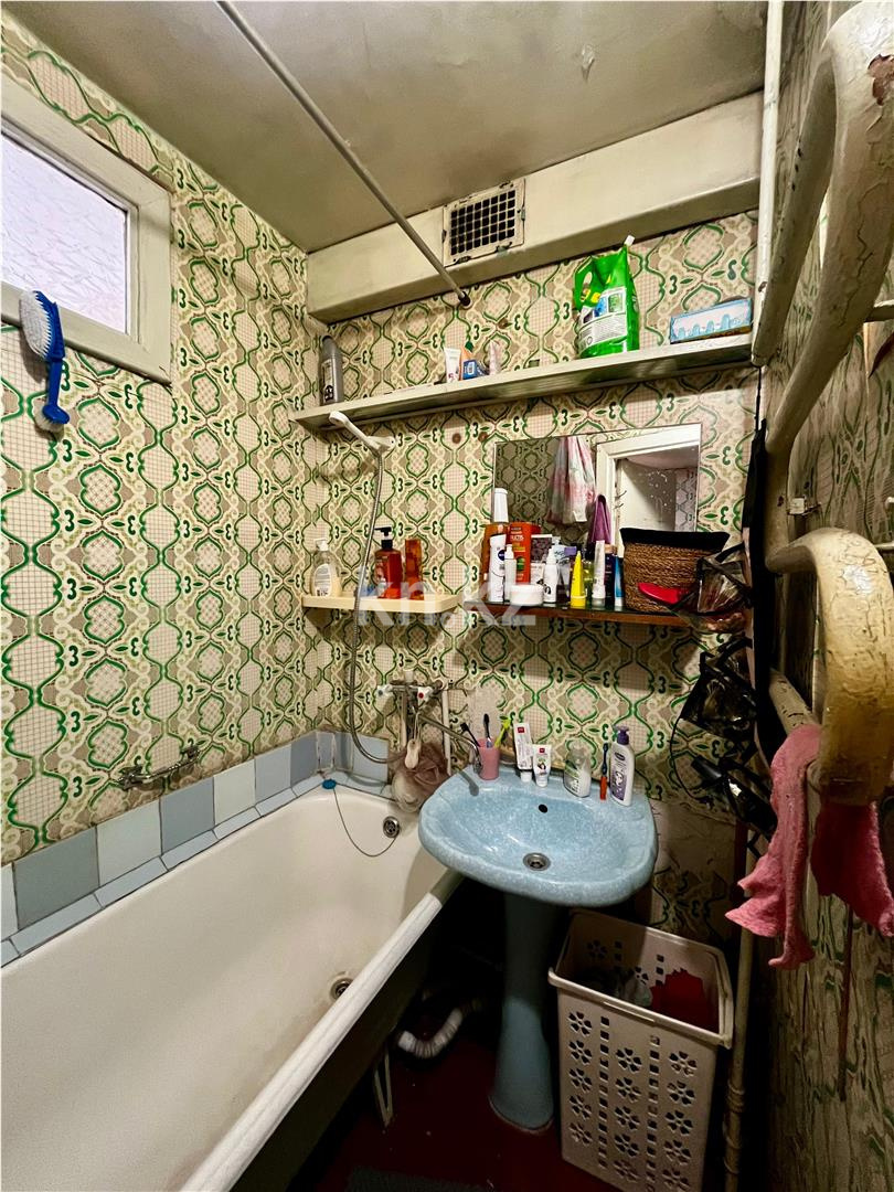 Продажа 3-комнатной квартиры, 61 м², мкр-н 16, дом  49 в Караганде - фото 8