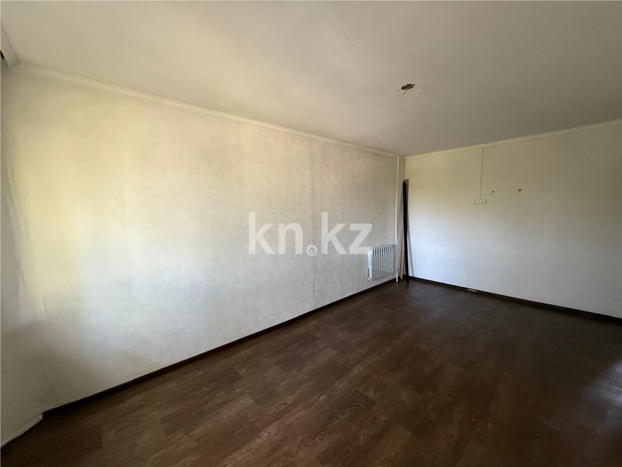 Продажа 3-комнатной квартиры, 62 м², мкр-н 16, дом  49 в Караганде - фото 2