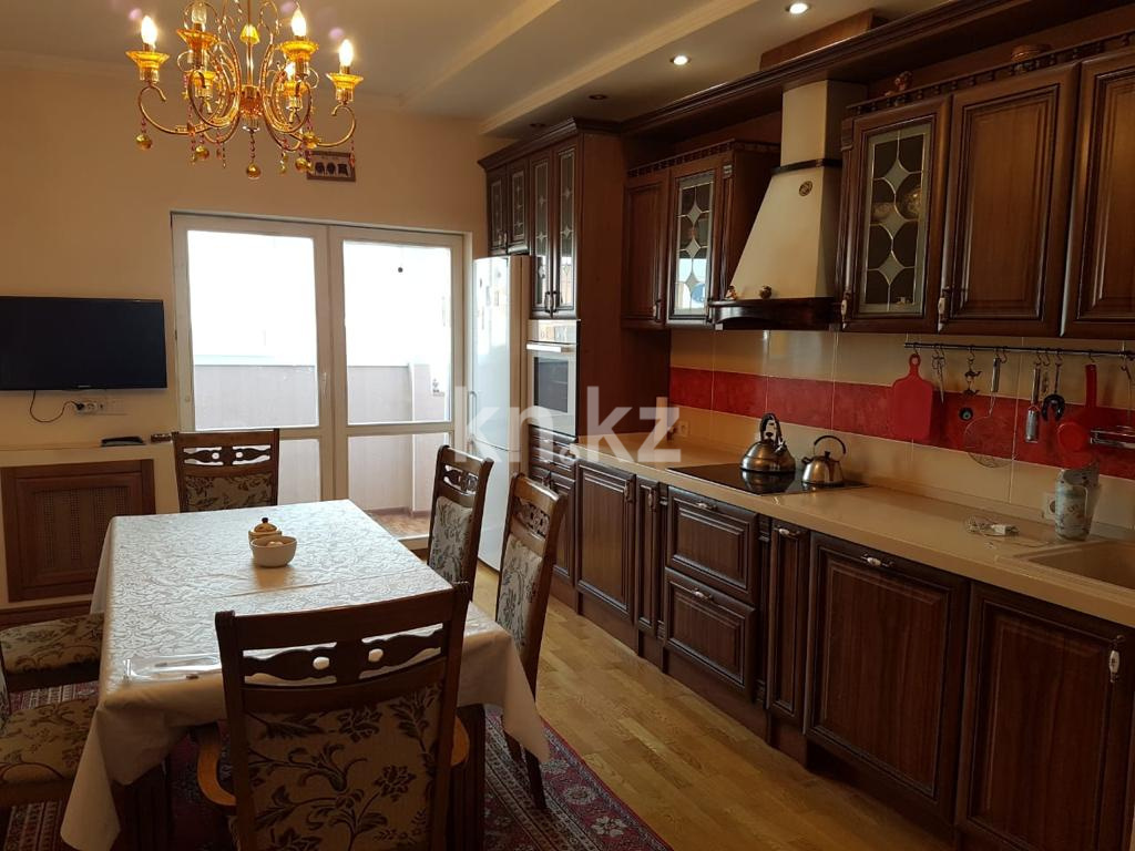 Аренда 3-комнатной квартиры, 110 м², ул. Отырар, дом  2/1 - ул. Республики в Астане