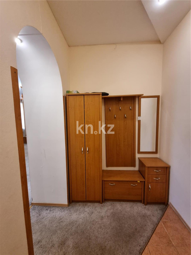 Продажа 1-комнатной квартиры, 52 м², ул. Абая, дом  38 - Продажа  однокомнатных квартир в Караганде фото 8 из 14