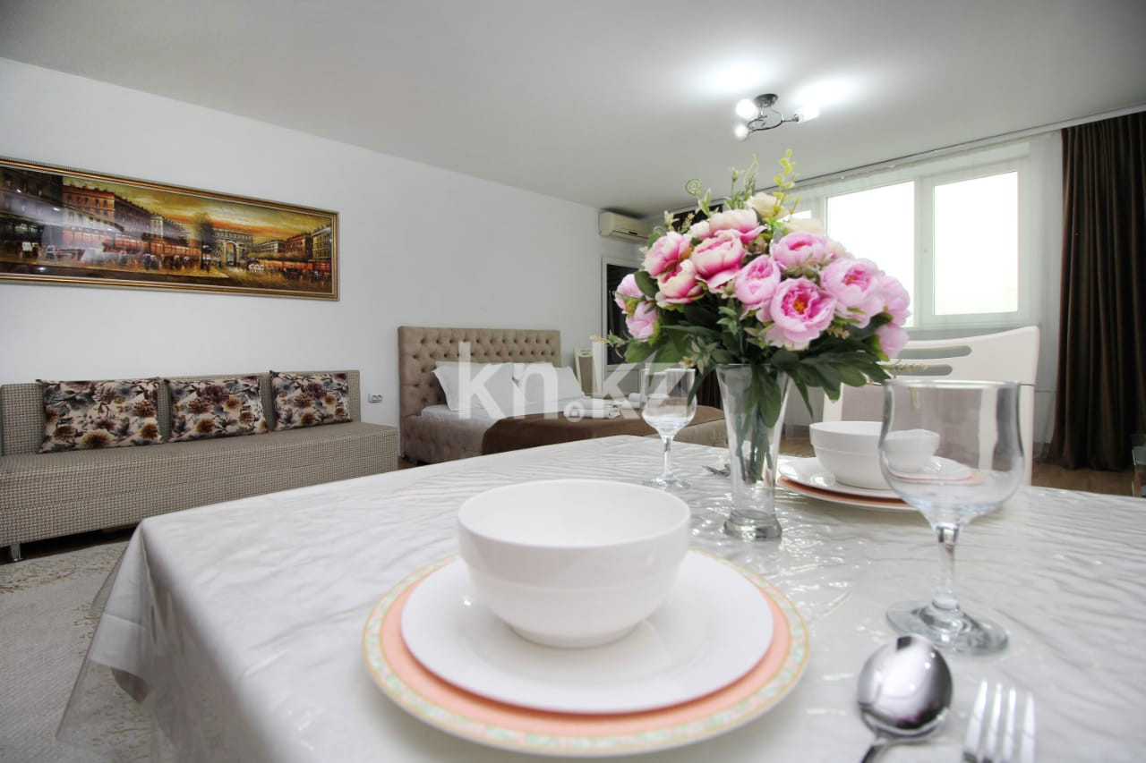 Аренда 1-комнатной квартиры посуточно, 50 м², ул. Хусаинова, дом  225 - ул. Ескараева - Аренда жилой и коммерческой недвижимости в Алматы фото 8 из 20