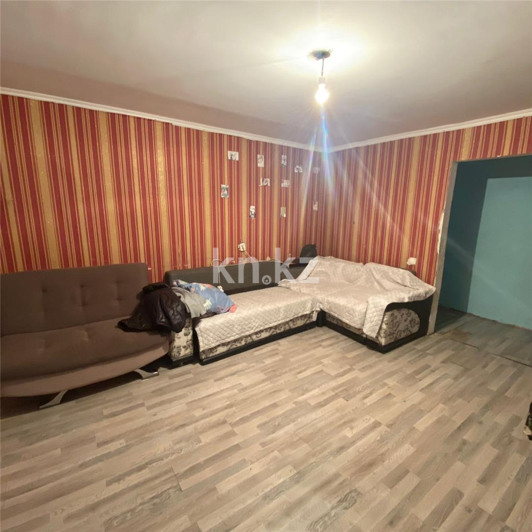 Продажа 3-комнатной квартиры, 63 м², мкр. Восток-2 в Караганде - фото 2