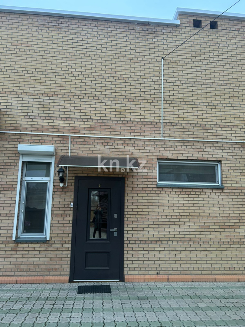 Продажа 3-комнатной квартиры, 135.4 м², ул. Аманжолова в Караганде - фото 20