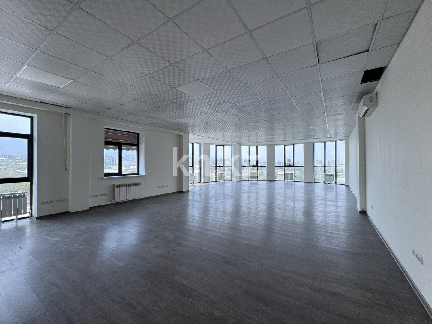 Аренда , ул. Ауэзова, дом  60 - Аренда офисных и торговых помещений в Алматы фото 2 из 10