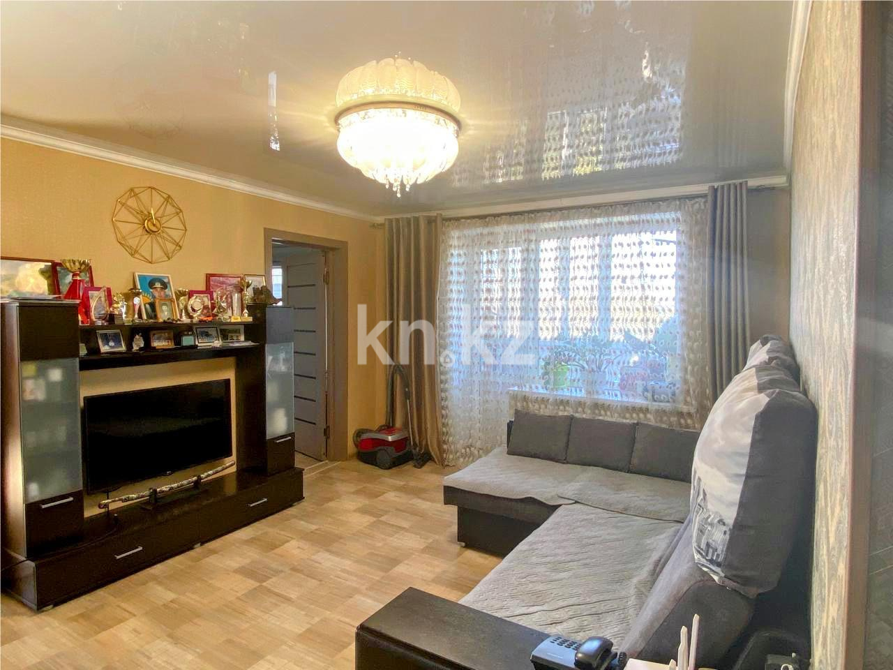 Продажа 3-комнатной квартиры, 56 м², мкр-н Восток-2 - Продажа квартир в Караганде фото 3 из 13