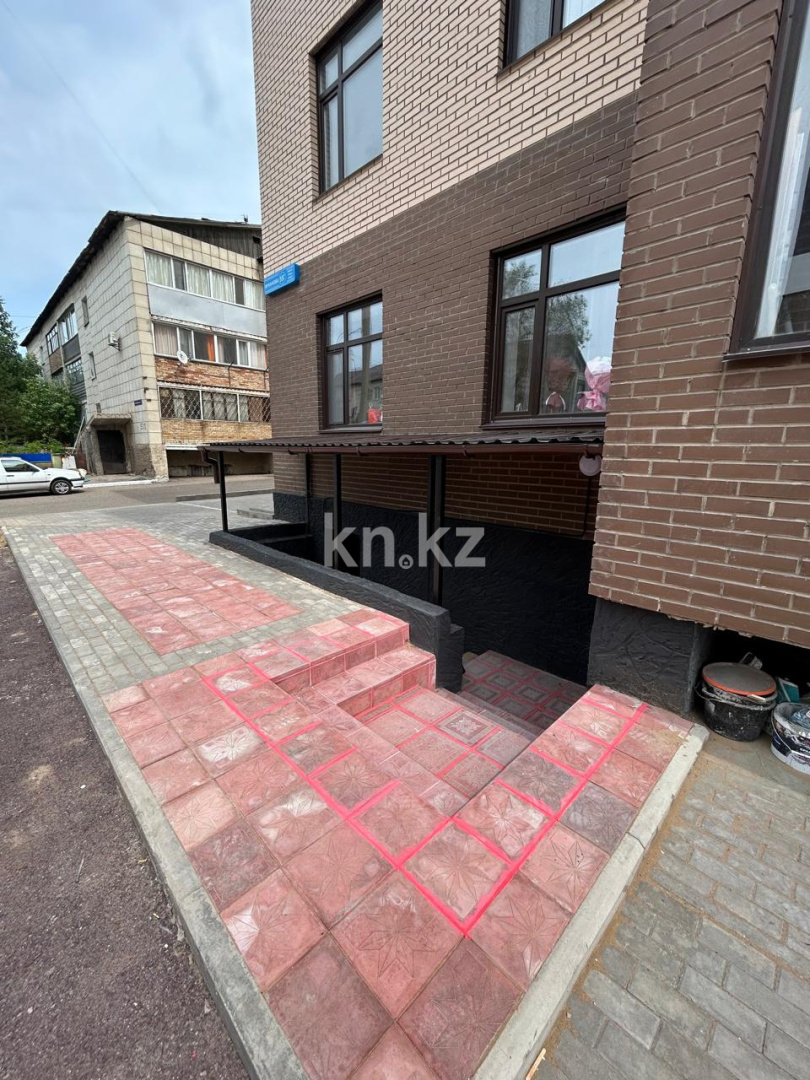 Продажа , 106 м², ул. Муканова, дом  55г - Продажа офисных и торговых помещений в Караганде с фото фото 1 из 7