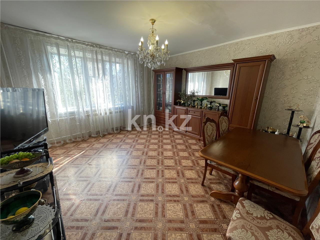 Продажа 3-комнатной квартиры, 72 м², ул. Сатыбалдина - Продажа квартир в Караганде фото 1 из 21