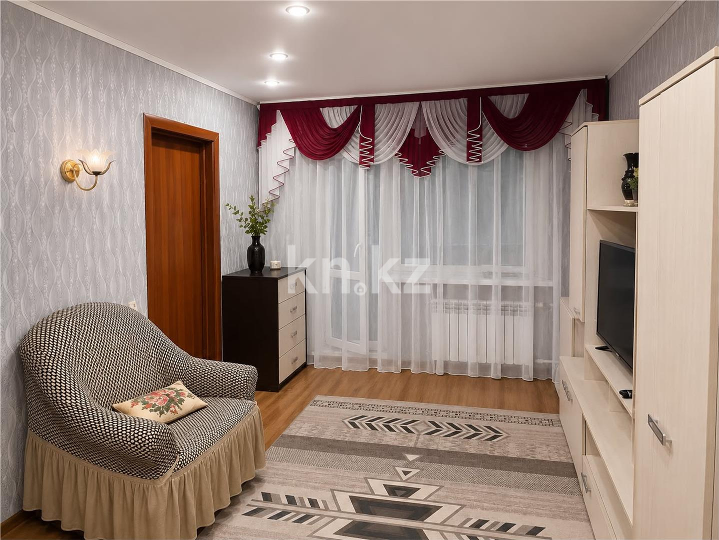 Продажа 4-комнатной квартиры, 62 м² - Продажа квартир в Караганде фото 1 из 8