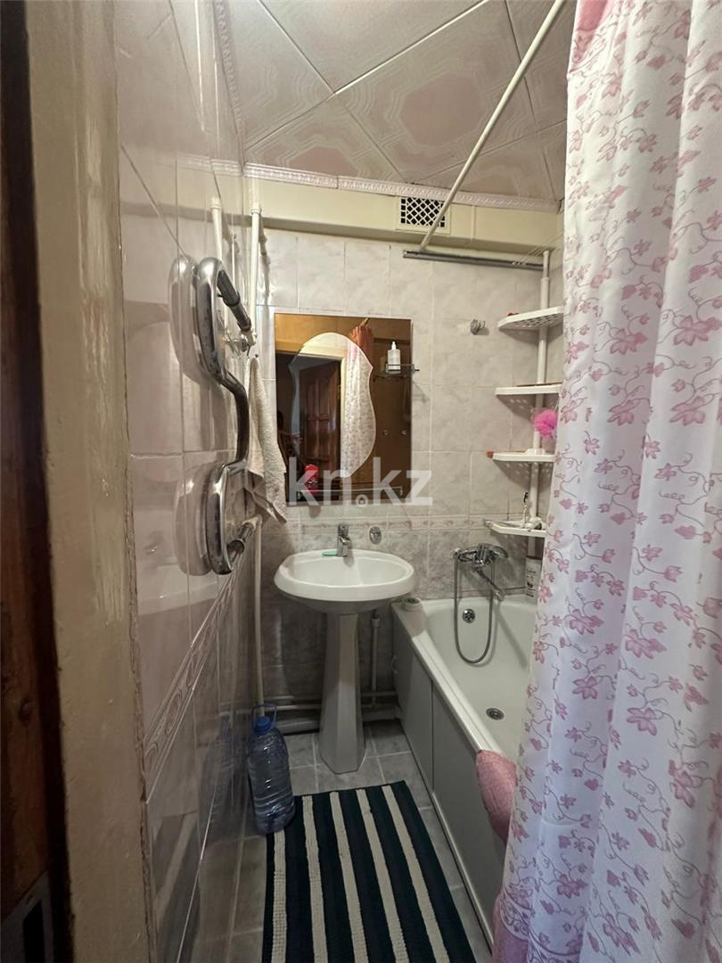 Продажа 3-комнатной квартиры, 61 м², ул. Университетская - Продажа  трехкомнатных квартир в Караганде фото 9 из 13