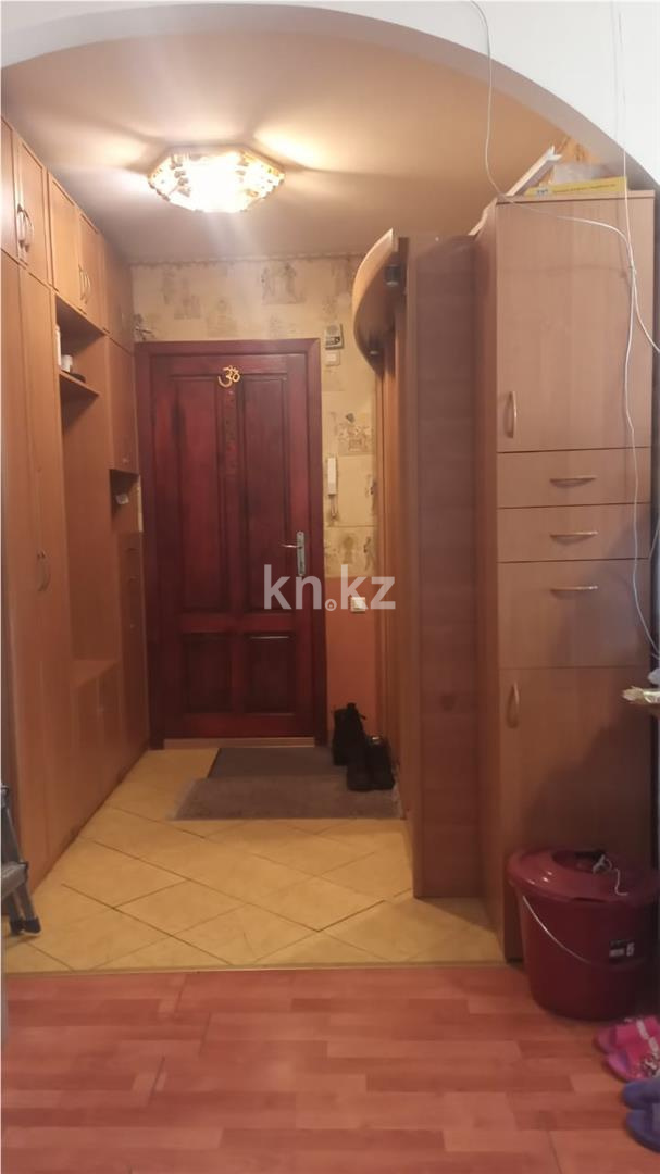 Продажа 4-комнатной квартиры, 80 м², пр. Бухар-жырау - Продажа  четырехкомнатных квартир в Караганде фото 9 из 13