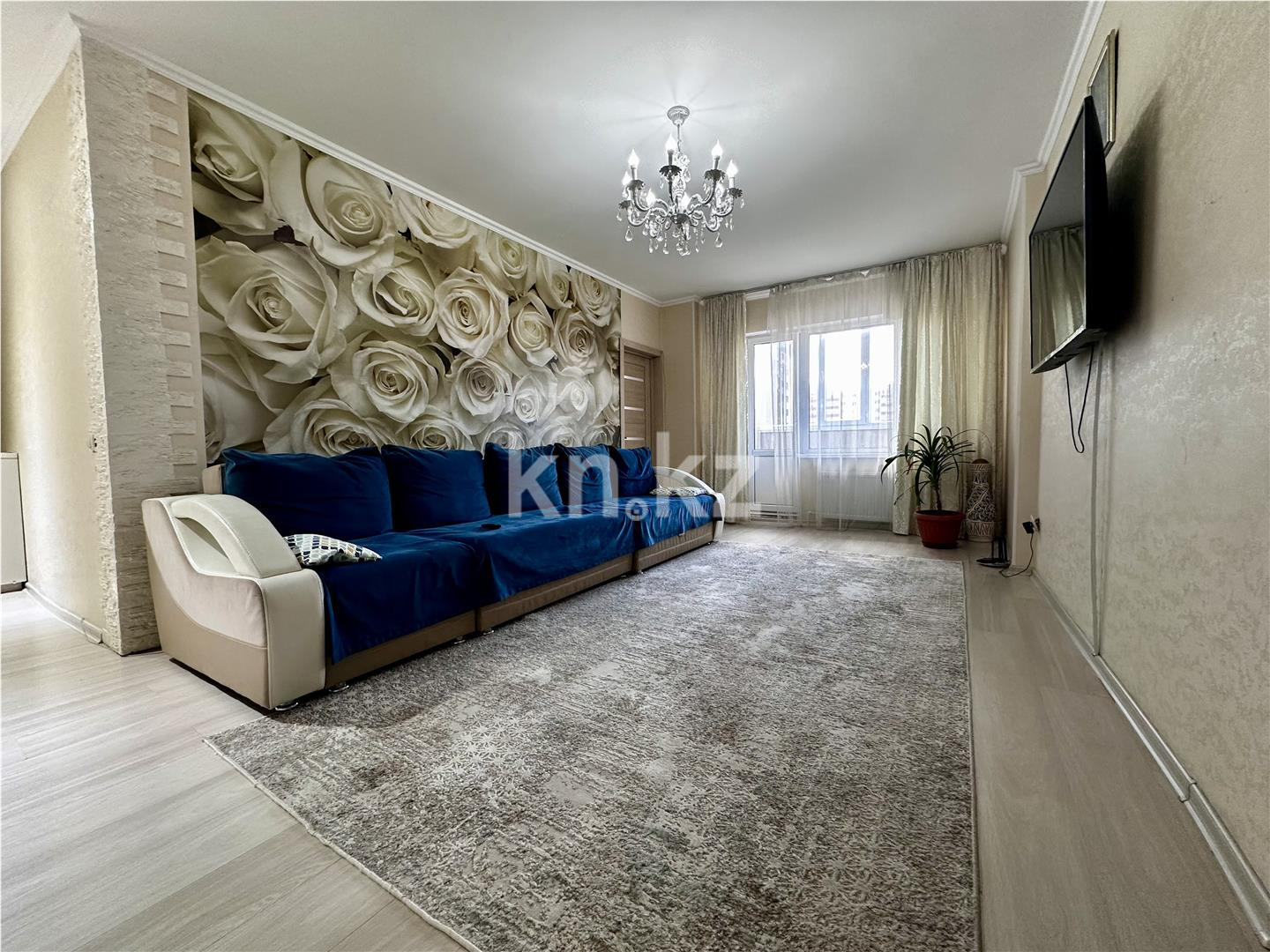 Продажа 3-комнатной квартиры, 90 м², пр. Шахтеров - Продажа  трехкомнатных квартир в Караганде фото 2 из 17