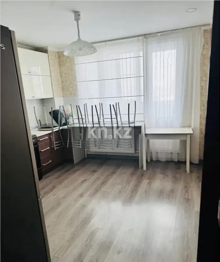 Продажа 3-комнатной квартиры, 90 м², пр. Шахтеров, дом  52 в Караганде - фото 3