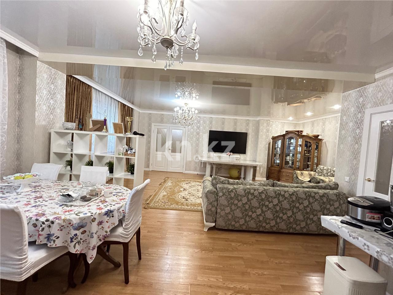 Продажа 4-комнатной квартиры, 174 м², ул. Иманова - Продажа  четырехкомнатных квартир в Астане фото 1 из 20