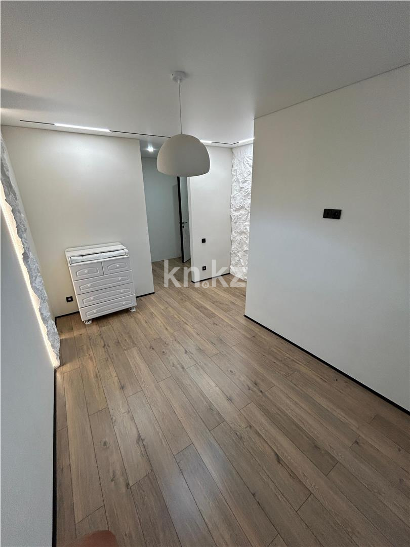 Продажа 3-комнатной квартиры, 83 м², ул. Муканова - Продажа  трехкомнатных квартир в Караганде фото 6 из 15