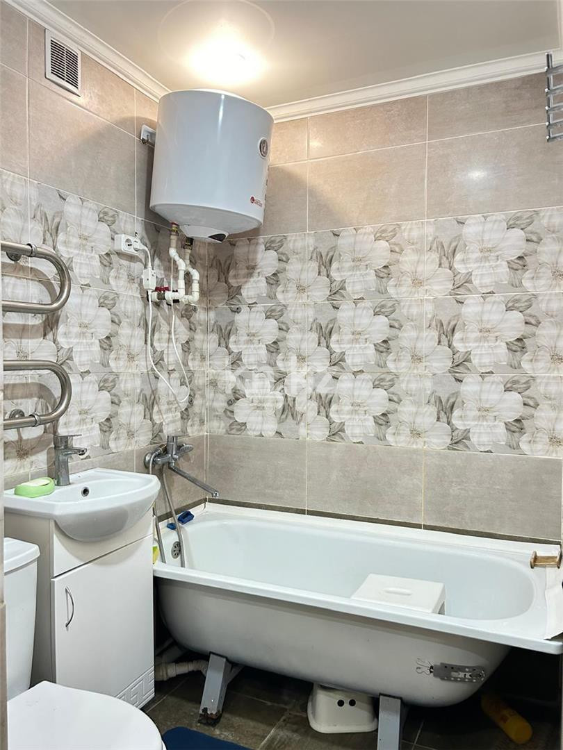 Продажа 3-комнатной квартиры, 63 м², ул. Университетская в Караганде - фото 10