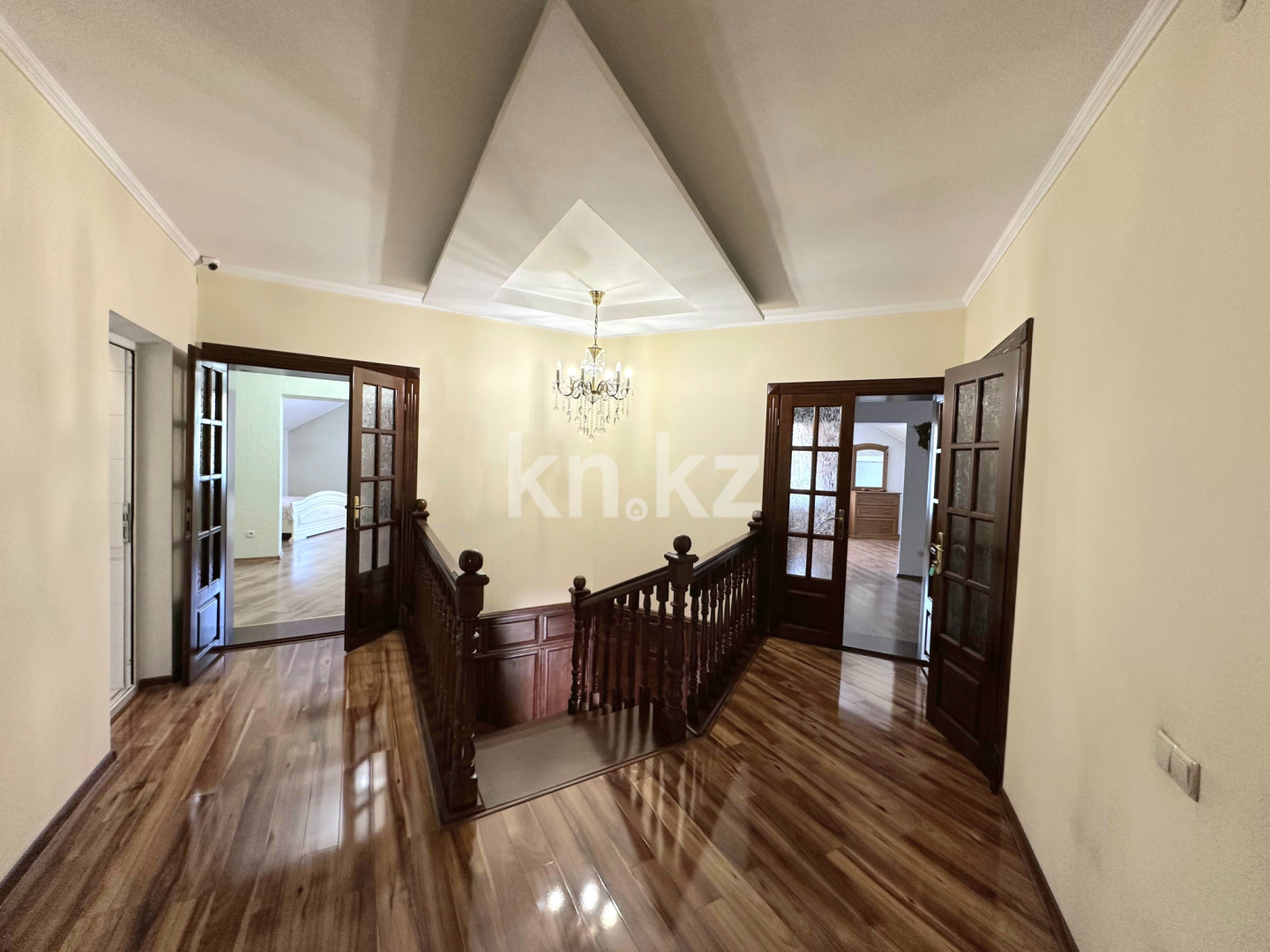 Продажа 8-комнатного дома, 360 м² - Продажа домов, коттеджей в Шымкенте - страница 2 фото 24 из 33