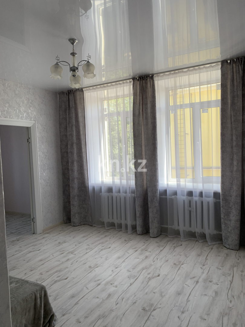 Продажа 2-комнатной квартиры, 40.1 м², пр. Назарбаева, дом  72 - Продажа и аренда недвижимости в Усть-Каменогорске фото 1 из 20