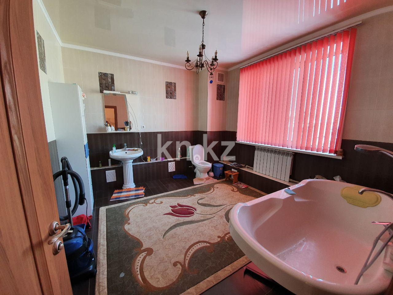 Продажа 6-комнатного дома, 370 м², ул. Аккемер, дом  28/2 - Продажа домов, коттеджей в Астане с фото фото 9 из 19