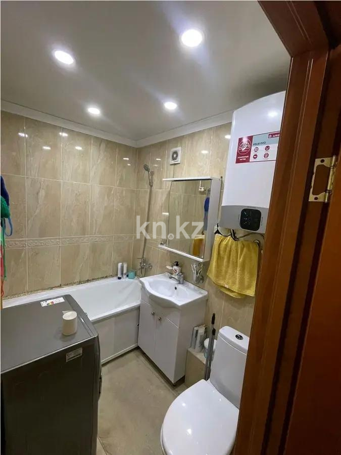 Продажа 3-комнатной квартиры, 58 м², мкр-н 21, дом  22 в Караганде - фото 5