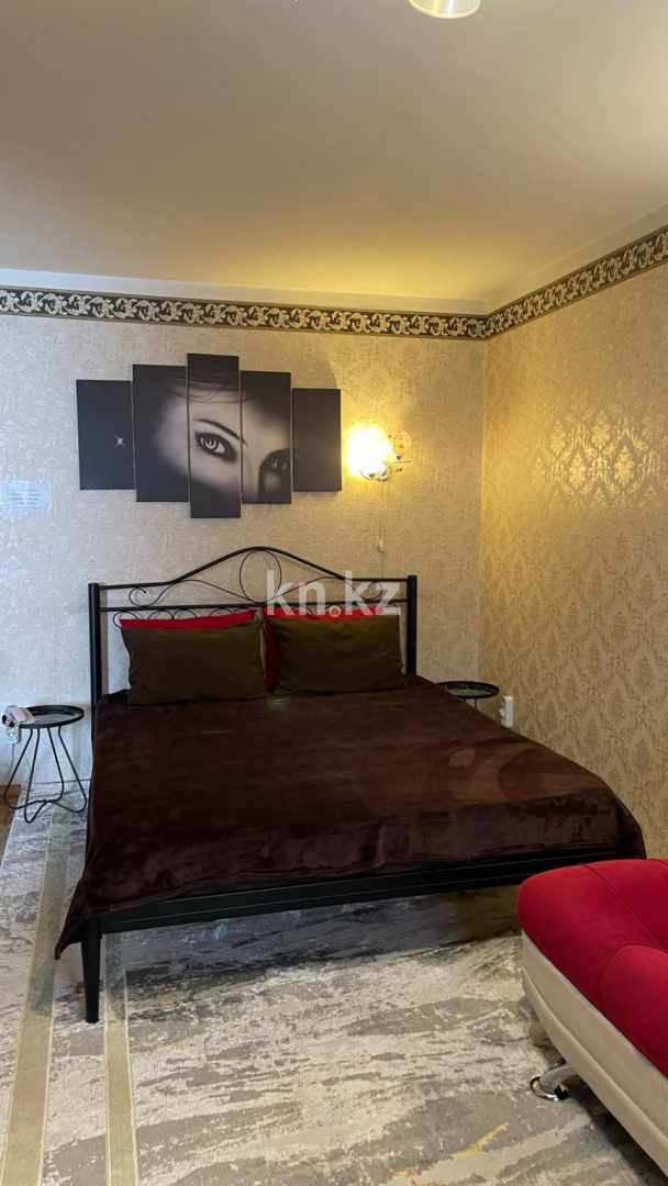 Аренда 1-комнатной квартиры посуточно, 32 м², Бектурова, дом  25 - Продажа и аренда недвижимости в Павлодаре фото 1 из 11