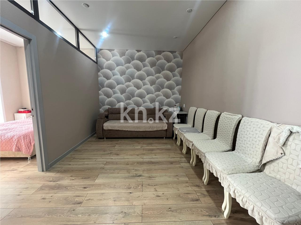 Продажа 1-комнатной квартиры, 46 м², ул. Университетская, дом  28/19 - Продажа  однокомнатных квартир в Караганде фото 2 из 16